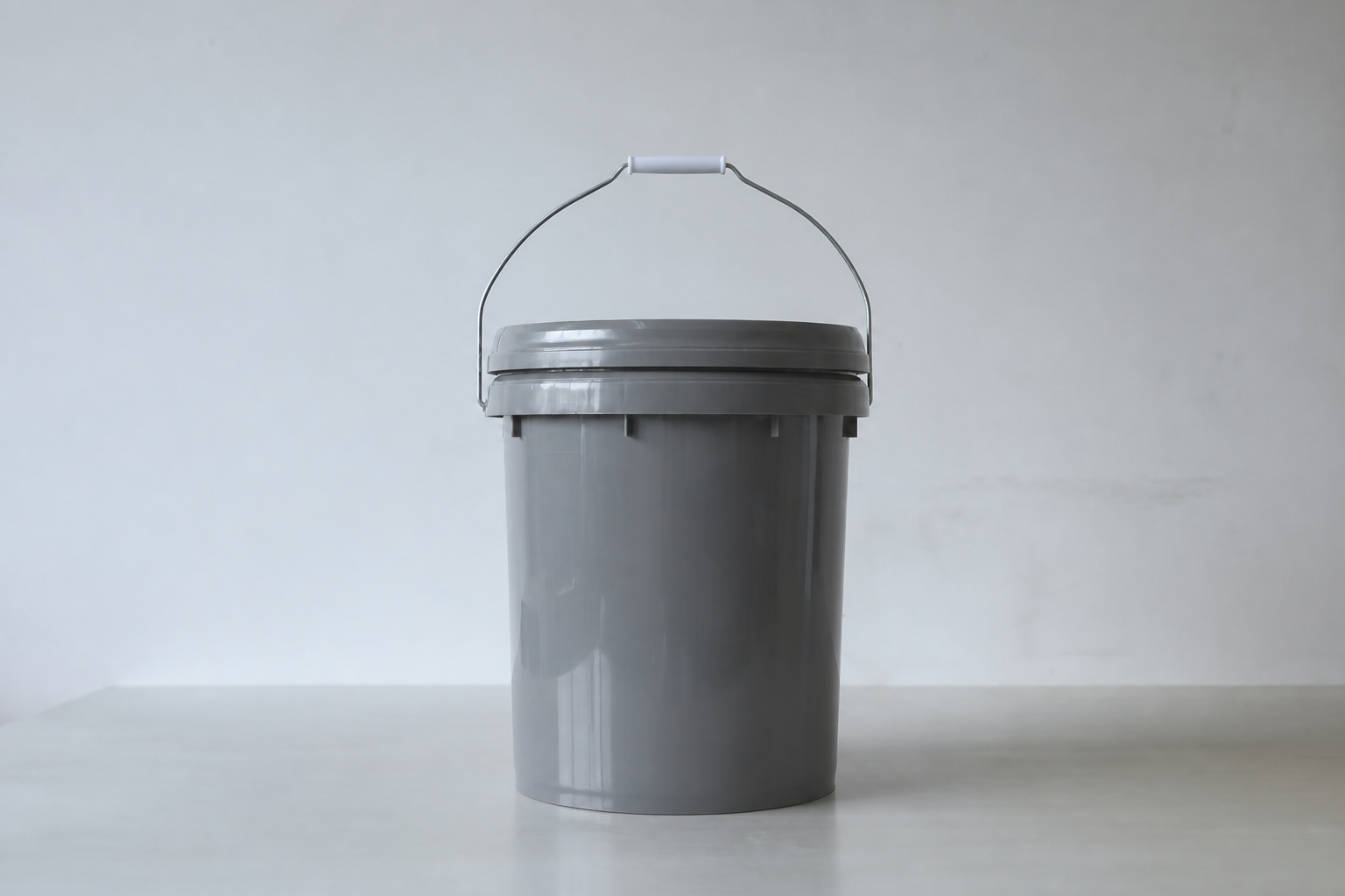5L Sealed Plastic Pail