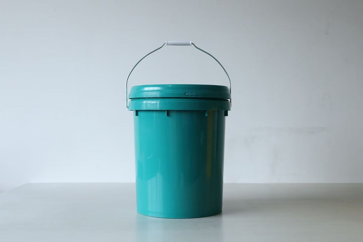 2.5L Lubricant Grease Plastic Pail